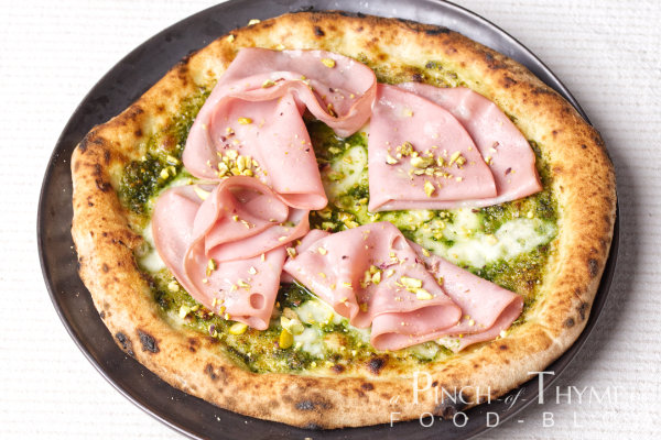 Neapolitanische Pizza mit Poolish